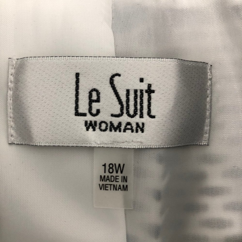 NWT - Le Suit Woman 2 pc Suit Black and White Jacket, Black Pants (Size 18W) - Picture 5 of 5
